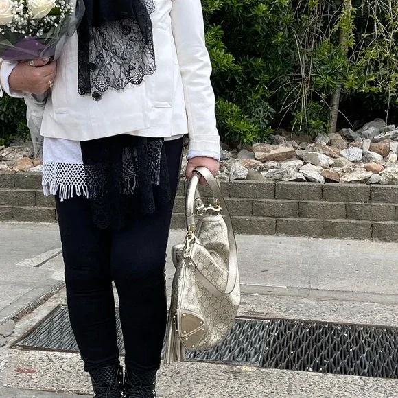 Gucci GG Signature Indy Large - Picture 16 of 16